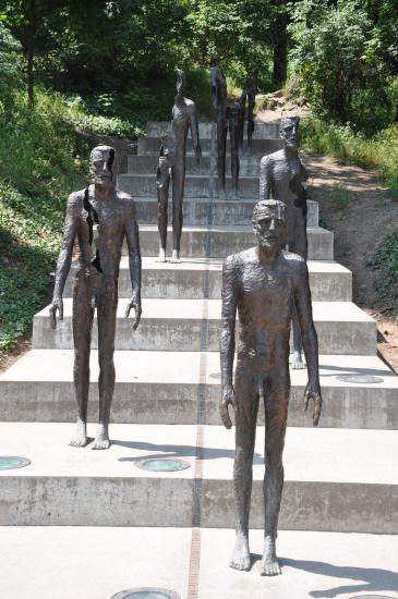 Monument à la mémoire des victimes du communisme