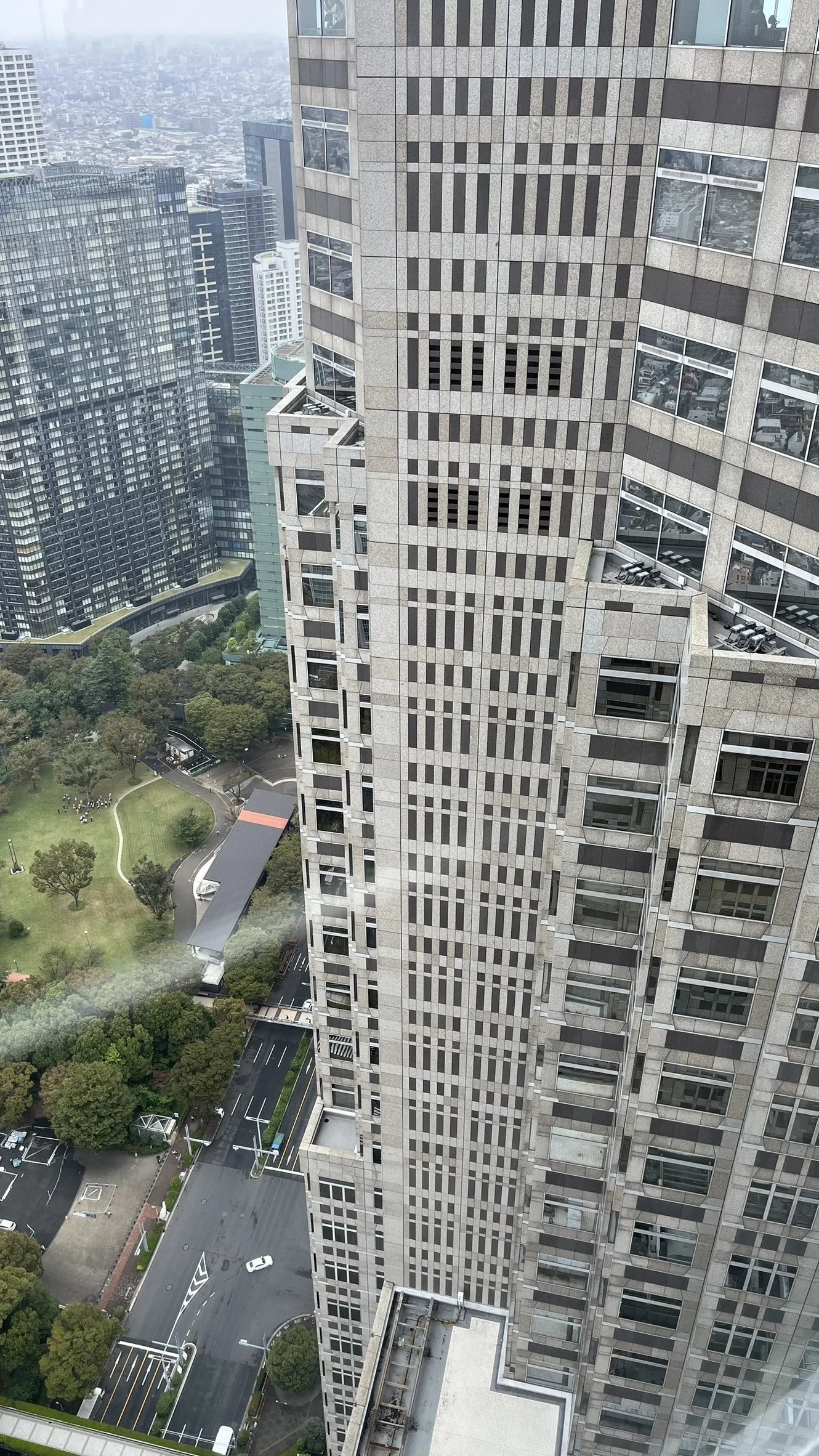 Tōkyō-to Chōsha (Mairie)